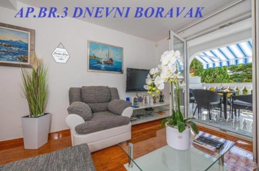 Villa Lara Кленовица Екстериор снимка